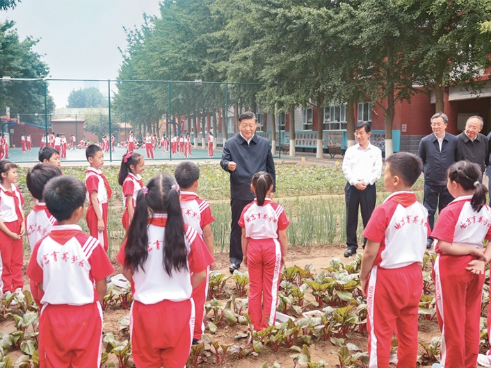 习近平：培养德智体美劳全面发展...